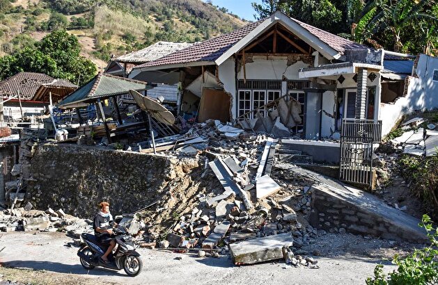 Earthquake aftermath in Indonesia