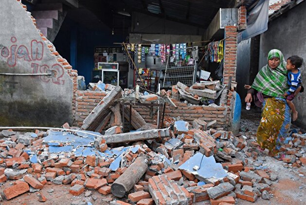 Earthquake aftermath in Indonesia