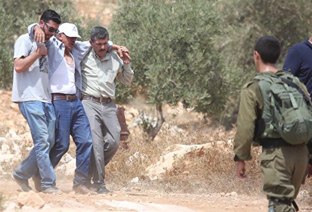 Israeli forces intervene in Palestinian protesters in Ramallah