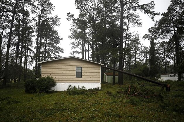 Devastating tropical storm Florence continues to batter Carolinas