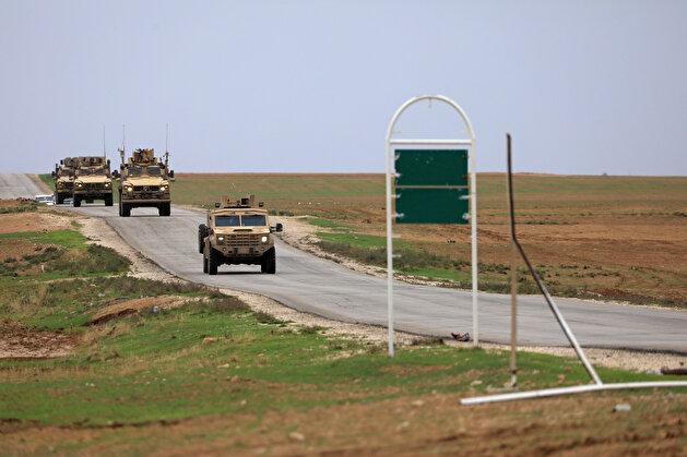 US patrols near Turkish border with SDF terrorists