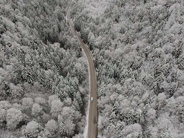 Snow turns cities into winter wonderland in Turkey