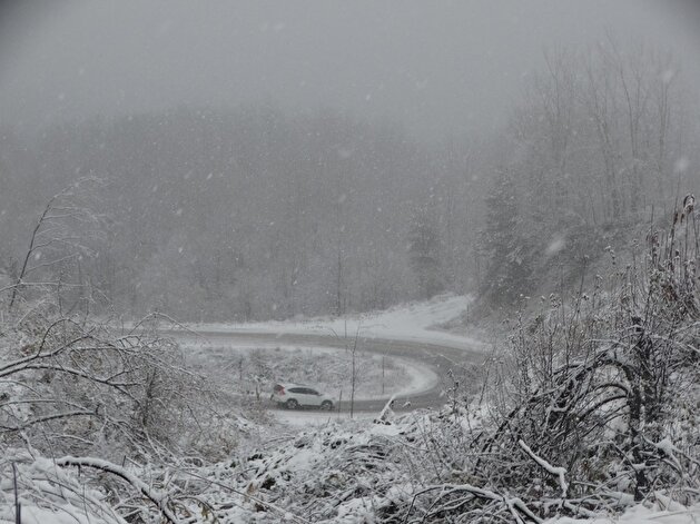 Snow turns cities into winter wonderland in Turkey
