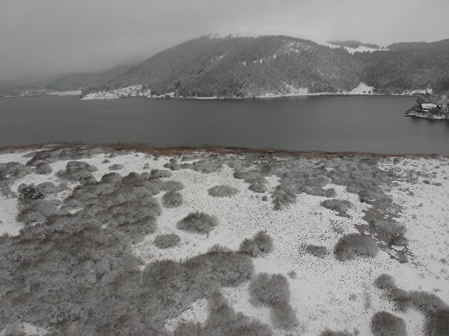Snow turns cities into winter wonderland in Turkey