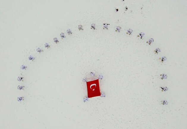 Turkish Gendarmerie, Commandos conduct operation in Muş