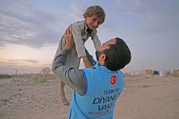 Turkey's Diyanet distributes aid to 1,000 Yemeni families