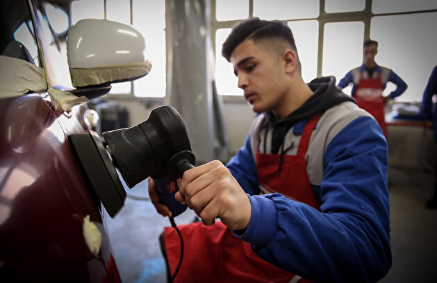 Turkish school produces car paint, can’t keep up with demand after support from Italian giant