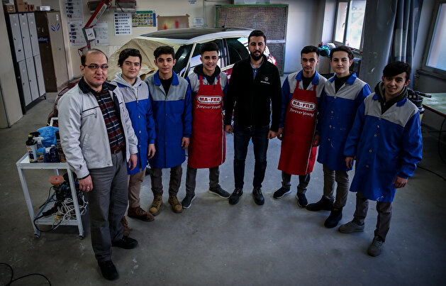 Turkish school produces car paint, can’t keep up with demand after support from Italian giant