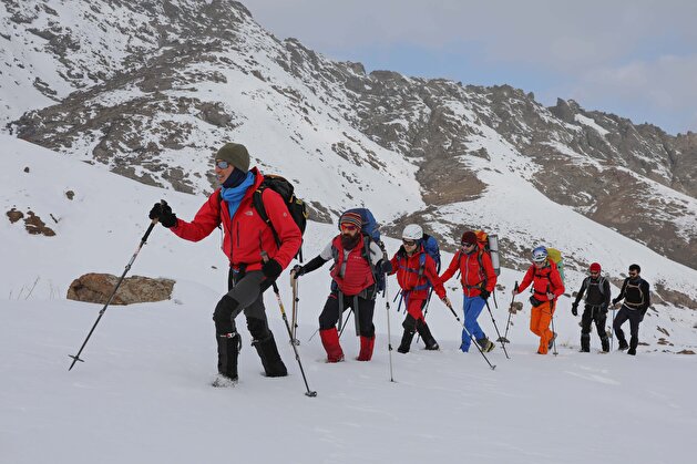 Turkey's prominent mountaineer gets ready for most dangerous peaks