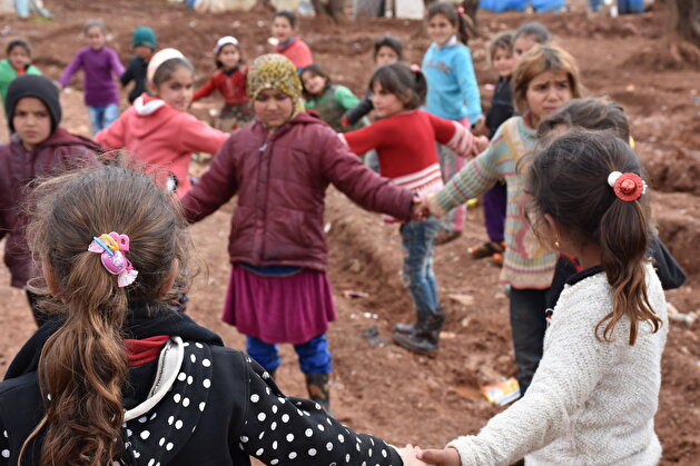 Syrian children hold on to education despite challenges
