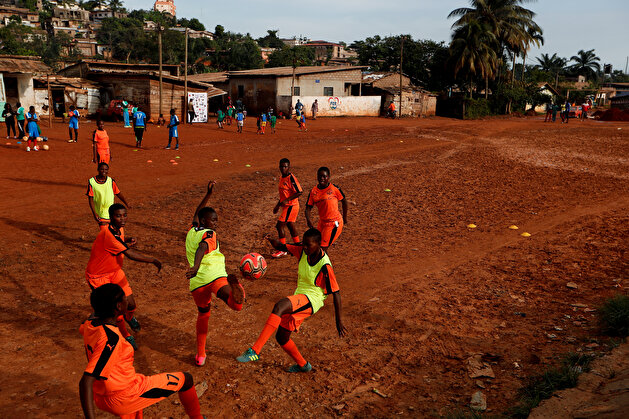Cameroonian girls defy prejudice to pursue soccer dreams
