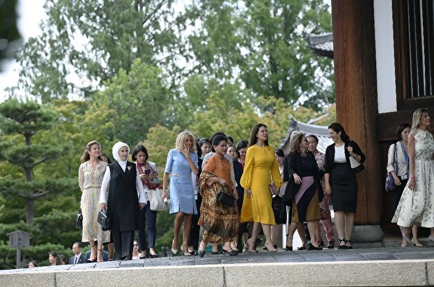 First ladies pose for family photo at G20