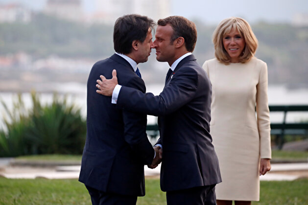G7 leaders engage in 'kissing party' during summit