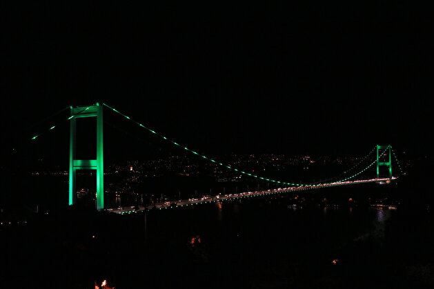Green shines spotlight on cerebral palsy in Istanbul