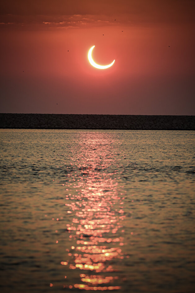 Dazzling solar eclipse across the world