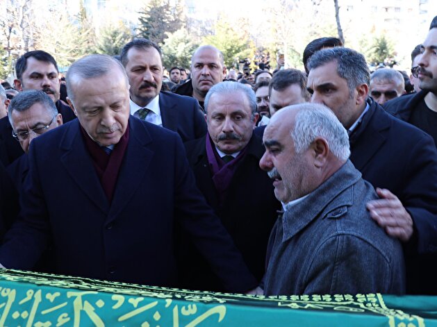 Turkey's President Erdoğan in quake-hit eastern Turkish province
