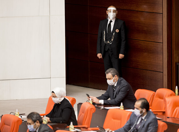 Turkish MPs don masks and gloves at general assembly meeting