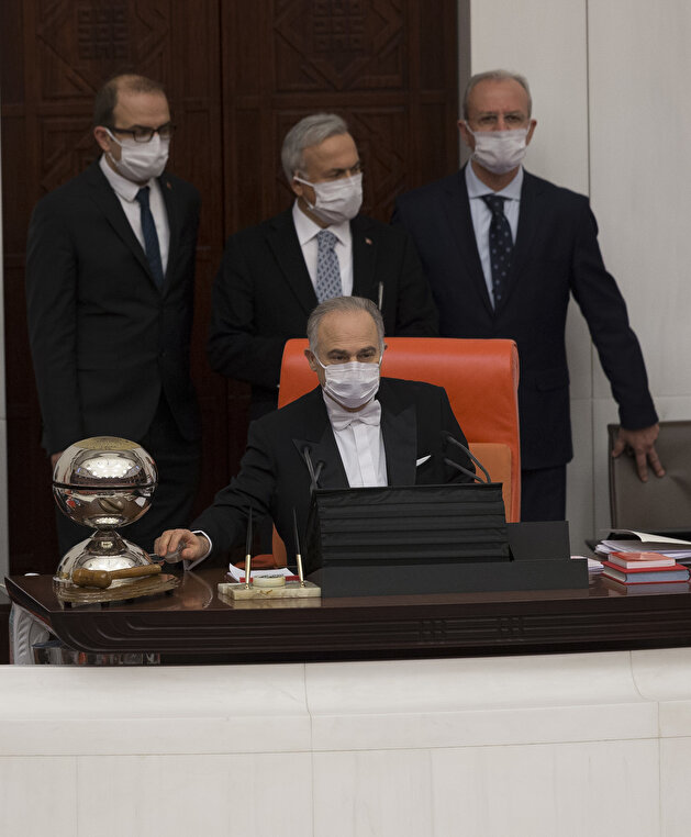 Turkish MPs don masks and gloves at general assembly meeting