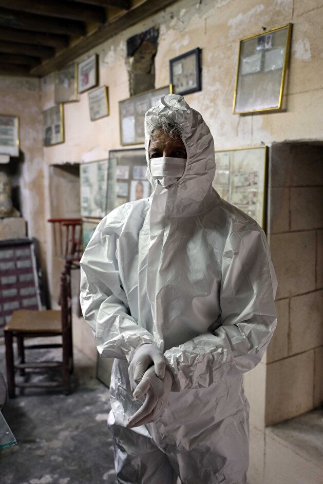 Museum owner disinfects 4 tons of money in SE Turkey