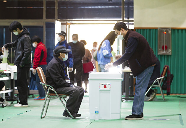 South Korea holds parliamentary elections amid coronavirus outbreak