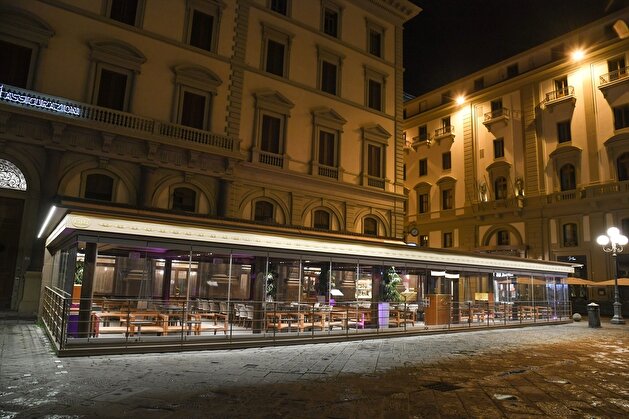 Restaurant owners protest closures amid bankruptcy in Italy