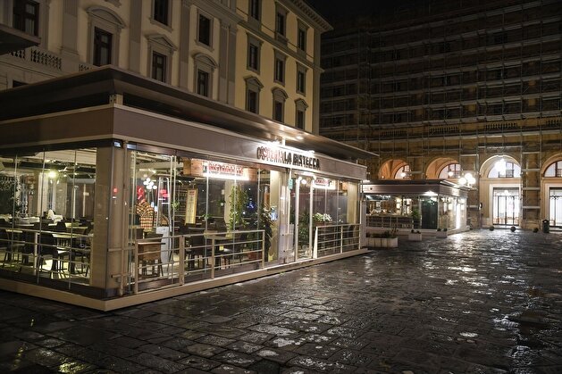 Restaurant owners protest closures amid bankruptcy in Italy