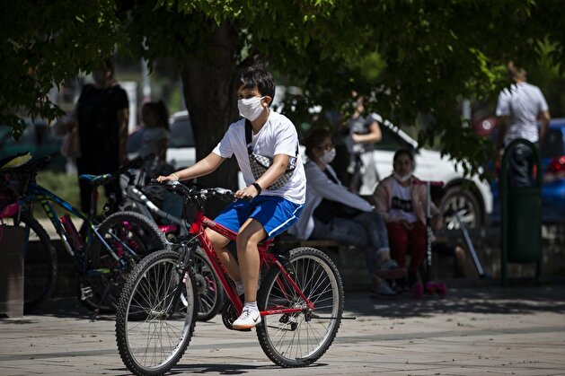 Kids rejoice after Turkey eases COVID-19 restrictions for youngsters