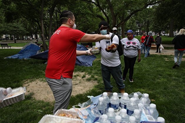 Turkish foundation donates food to homeless in Washington DC