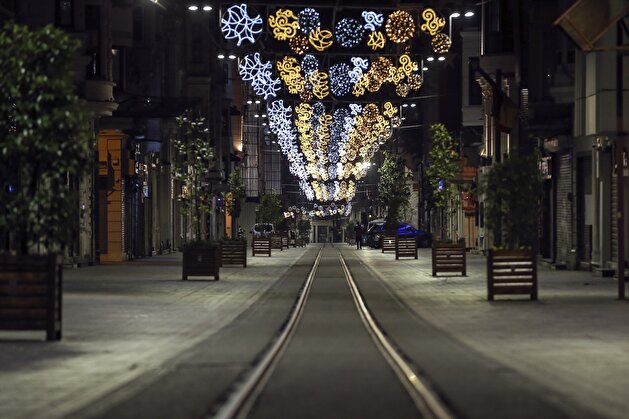 Cities deserted as Turkey launches curfew to stem coronavirus