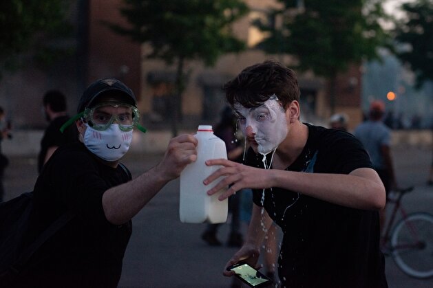US: Protestors set fire to Minneapolis police precinct