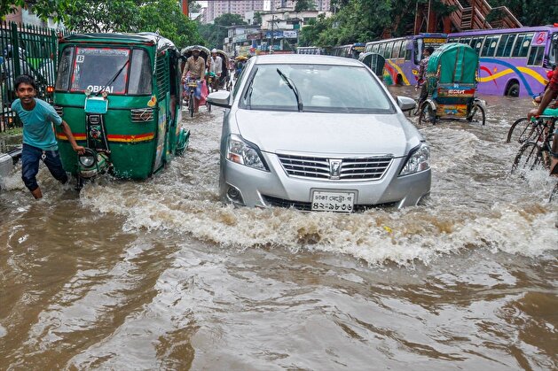Floods hit Bangladesh's Dhaka