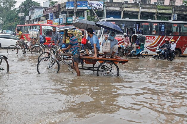 Floods hit Bangladesh's Dhaka
