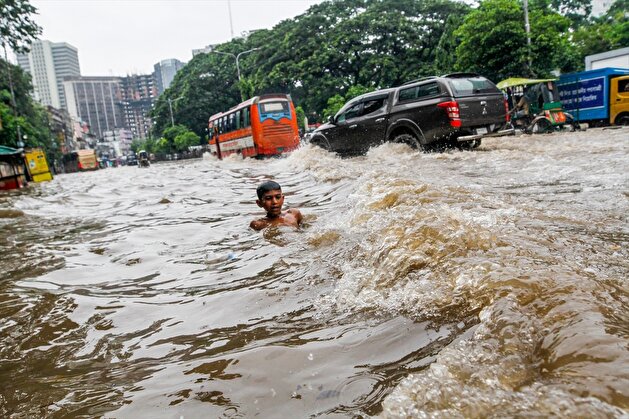 Floods hit Bangladesh's Dhaka