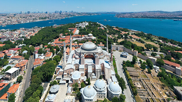 Preparations continue around Hagia Sophia to be opened to worship