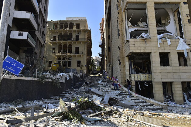 Massive explosions in Beirut rock entire city, kill over 100 and injure 4,000
