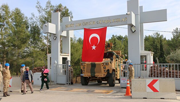 Over 240 Turkish soldiers sent off to Syria with hugs and prayers