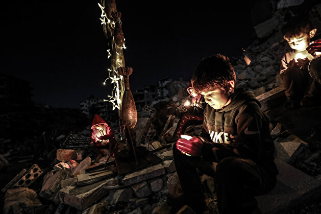 Syrian children waiting the new year with hope in Idlib