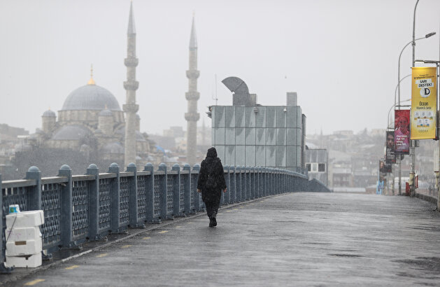 Istanbulites wake up to snow during weekend curfew