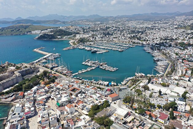 Turkey's tourism hotspot Mugla's streets deserted during weekend curfew