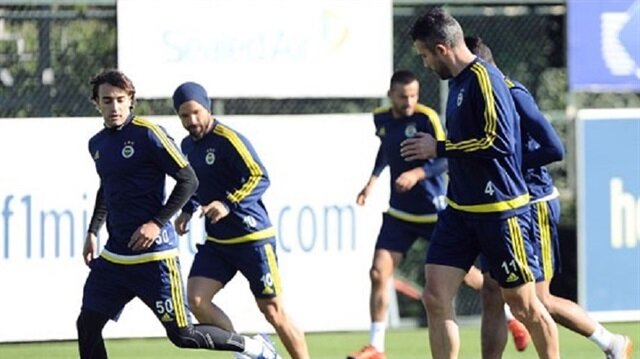 Fenerbahçe'ye Twitter'dan veda etti