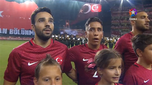 Emre Mor'a 'İstiklal Marşı' tepkisi