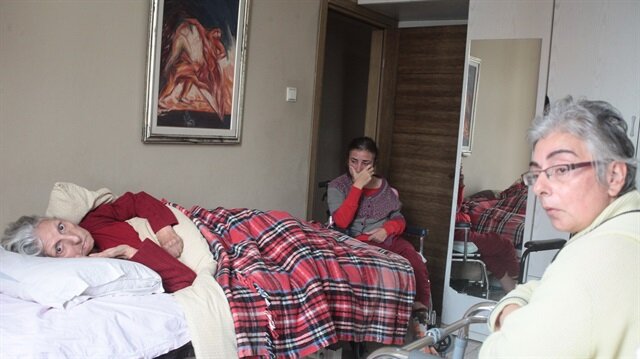 Önce anne sonra çocuklar felç geçirdi.