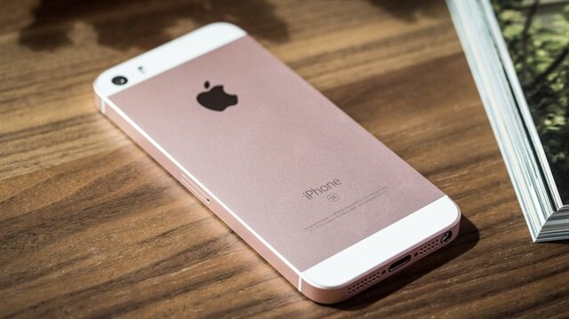 Apple iPhone SE