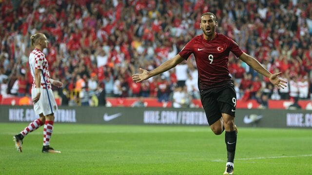 ​Maçın yıldızı Cenk Tosun'dan Lucescu'ya sitem