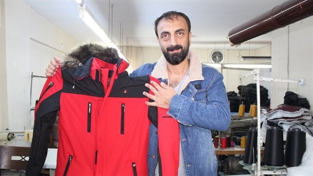 İzmir'li girişimci Cengiz Kılıç 55 dereceye kadar ısıtmalı mont üretti