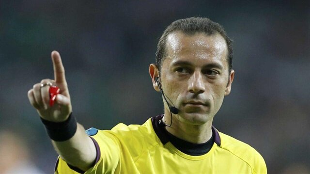 ​Hiç kimseye yaranamayan hakem; Cüneyt Çakır