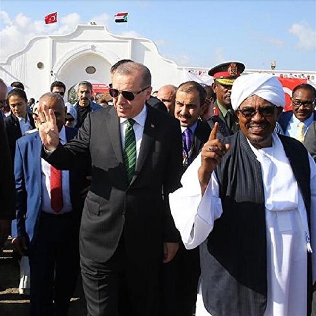 Ο Ερντογάν επισκέπτεται οθωμανικές τοποθεσίες στο νησί του Σουδάν