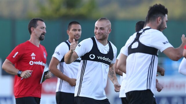Gökhan Töre.