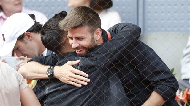 Barcelona’lı ve Madrid’li futbolcular rekabeti unuttu! Nasıl mı? 