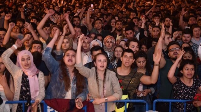 Alanda bulunan on binlerce Uşaklı “Kahrolsun İsrail”, “Şehitler ölmez, vatan bölünmez” sloganlarıyla Filistin halkının yanında oldu.